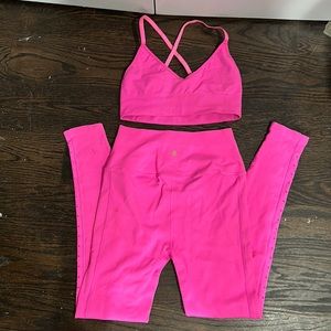 Spiritual Gangster Size M/L Love Sculpt Yoga Set Hot Pink